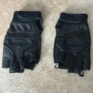 Harley Davidson fingerless gloves worn twice just like new. Size extra small.
